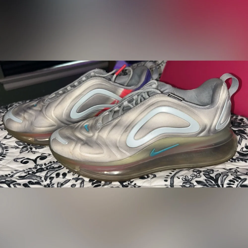 Nike Air Max 720 AR9293-011 Airbrush Running Shoes Grey/Rainbow Men's Size 9